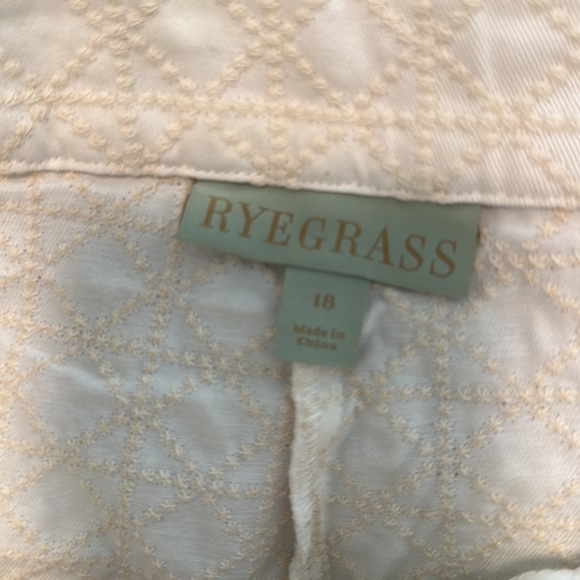 DRESS SHORTS! - Picture 5 of 5